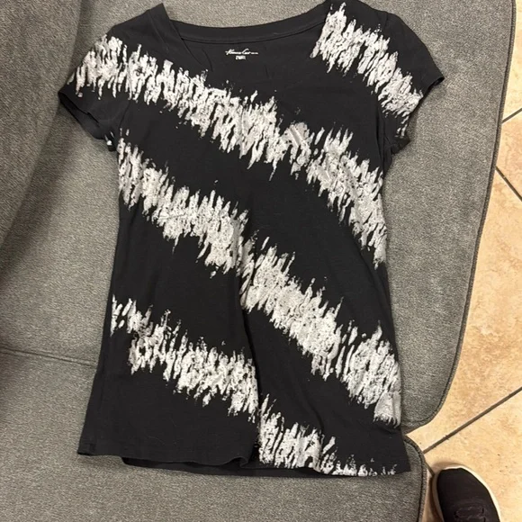 Kenneth Cole Black and White Short Sleeve Tee - Picture 1 of 5